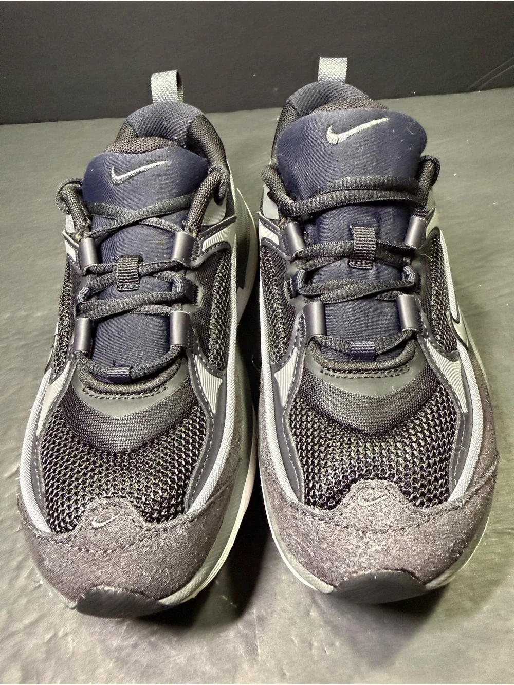 Nike Air Max Bliss Women’s Black Gray Sneakers Shoe Size- 6.5